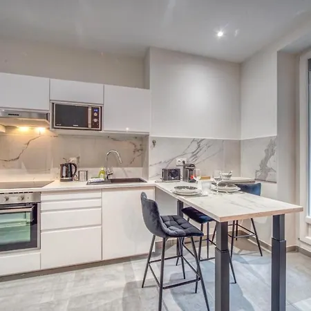 Le Felix 1 Apartment